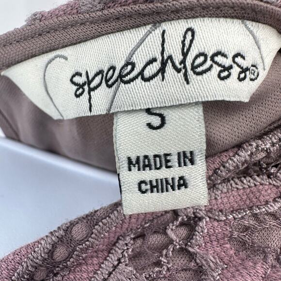 Speechless Purple Lace Mini Shift Dress Juniors S Keyhole Back Lined Scallop Hem - Picture 7 of 9